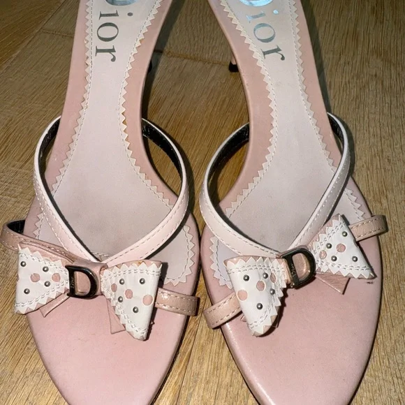Dior Women's Blush Pink Bow Heels - Picture 4 of 6